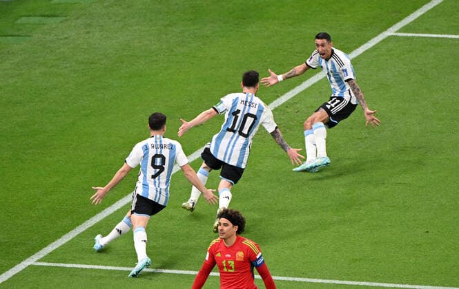 Football, Men, Season 2022 23, World Cup in Qatar, Group C 2 Matchday , Argentina Mexico at Lusail Iconic Stadium in Lusail, f l Julian Alvarez Argentina , Lionel Messi Argentina , Angel Di Maria Argentina , cheering after goal to 1 0, below goalkeeper Guillermo Ochoa Mexico , 26 11 2022, Copyright: xMatthiasxKochx