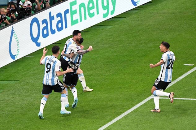 Football, Men, Season 2022 23, World Cup in Qatar, Group C 2 Matchday , Argentina Mexico at Lusail Iconic Stadium in Lusail, f l Julian Alvarez Argentina , Lionel Messi Argentina , Angel Di Maria Argentina , Nahuel Molina Argentina , cheering after goal to 1 0, 26 11 2022, Copyright: xMatthiasxKochx