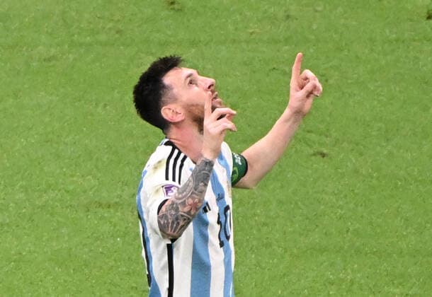 Football, Men, 2022 23 season, World Cup in Qatar, Group C 2 match day , Argentina Mexico at Lusail Iconic Stadium in Lusail, Lionel Messi Argentina , cheering after goal to 1 0, 26 11 2022, Copyright: xMatthiasxKochx