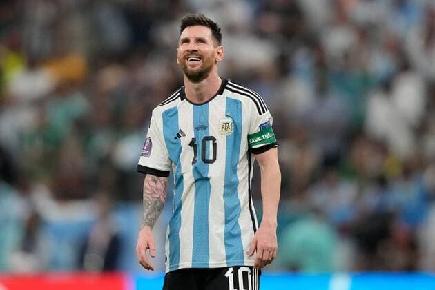 Mandatory Credit: Photo by Dave Shopland Shutterstock (13634804cc) Lionel Messi of Argentina Argentina v Mexico, FIFA World Cup, WM, Weltmeisterschaft, Fussball 2022, Group C, Football, Lusail Stadium, Al Daayen, Qatar - 26 Nov 2022 Editorial Use Only Argentina v Mexico, FIFA World Cup 2022, Group C, Football, Lusail Stadium, Al Daayen, Qatar - 26 Nov 2022 Editorial Use Only Copyright: xDavexShopland Shutterstockx 13634804cc