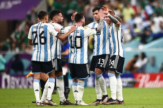 Mandatory Credit: Photo by Michael Zemanek Shutterstock (13634795cq) Lionel Messi of Argentina celebrates with team mates at full time Argentina v Mexico, FIFA World Cup, WM, Weltmeisterschaft, Fussball 2022, Group C, Football, Lusail Stadium, Al Daayen, Qatar - 26 Nov 2022 Editorial Use Only Argentina v Mexico, FIFA World Cup 2022, Group C, Football, Lusail Stadium, Al Daayen, Qatar - 26 Nov 2022 Editorial Use Only Copyright: xMichaelxZemanek Shutterstockx 13634795cq