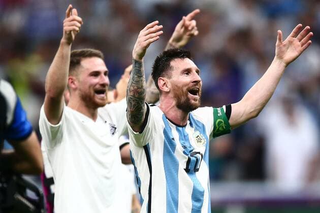 Mandatory Credit: Photo by Michael Zemanek Shutterstock (13634795cl) Lionel Messi of Argentina at full time Argentina v Mexico, FIFA World Cup, WM, Weltmeisterschaft, Fussball 2022, Group C, Football, Lusail Stadium, Al Daayen, Qatar - 26 Nov 2022 Editorial Use Only Argentina v Mexico, FIFA World Cup 2022, Group C, Football, Lusail Stadium, Al Daayen, Qatar - 26 Nov 2022 Editorial Use Only Copyright: xMichaelxZemanek Shutterstockx 13634795cl