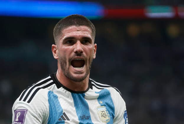 Rodrigo De Paul of Argentina celebrates a goal by Enzo Fernandez during a FIFA World Cup, WM, Weltmeisterschaft, Fussball soccer match of the group phase between Argentina and Mexico at Lusail stadium in Lusail, Qatar 25 November 2022. World Cup 2022: Argentina vs. Mexico !ACHTUNG: NUR REDAKTIONELLE NUTZUNG!  Copyright: xJuanxIgnacioxRoncoronix GR6335 20221126-d57ac42bae265e2818a33b08aa309208c1d85ebc
