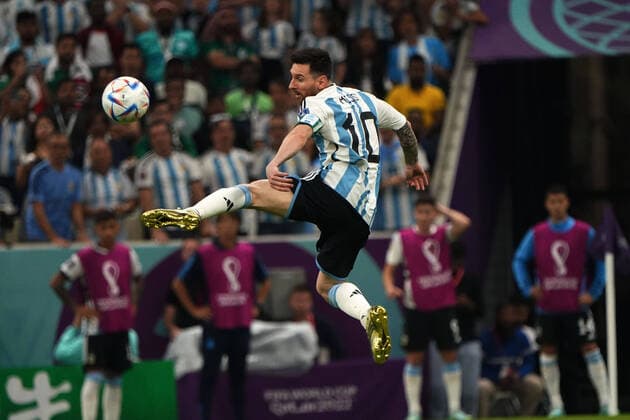 Fussball , FIFA WM 2022, Fussball World Cup Qatar 2022, GruppenPhase, Gruppe C , Argentinien-Mexiko, 26.11.2022., Luseil Stadion, Doha Qatar, Lionel Messi Argentinien Aktion, Einzelbild Foto Chai von der Laage FIFA regulations prohibit any use of photographs as image sequences and or quasi-video. EDITORIAL USE ONLY, *** Football , FIFA World Cup 2022, Football World Cup Qatar 2022, GroupPhase, Group C , Argentina Mexico, 26 11 2022 , Luseil Stadium, Doha Qatar, Lionel Messi Argentina action, single image photo Chai von der Laage FIFA regulations prohibit any use of photographs as image sequences and or quasi video EDITORIAL USE ONLY,