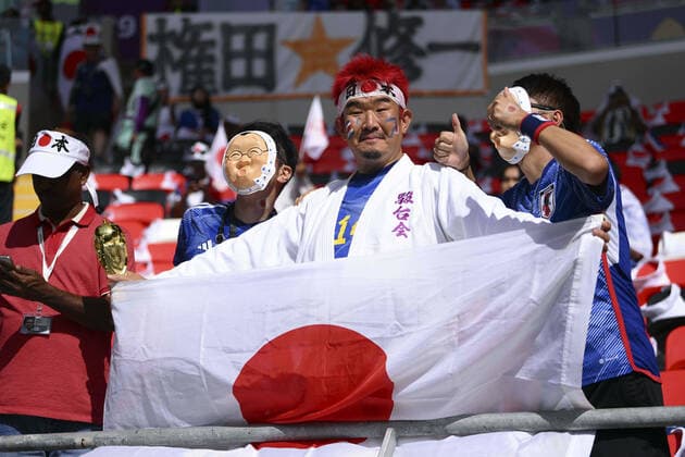 Supporters du Japon venus deguises - ambiance FOOTBALL : Japon vs Costa Rica - Groupe E - coupe du Monde Qatar 2022 - 27 11 2022 JBAutissier Panoramic 