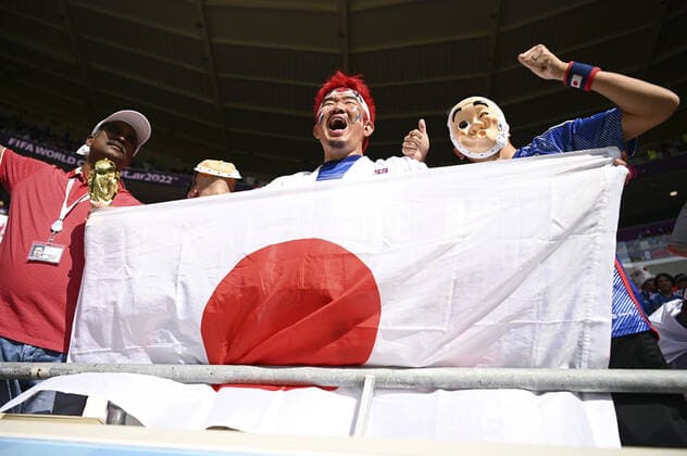 Supporters du Japon venus deguises - ambiance FOOTBALL : Japon vs Costa Rica - Groupe E - coupe du Monde Qatar 2022 - 27 11 2022 JBAutissier Panoramic 