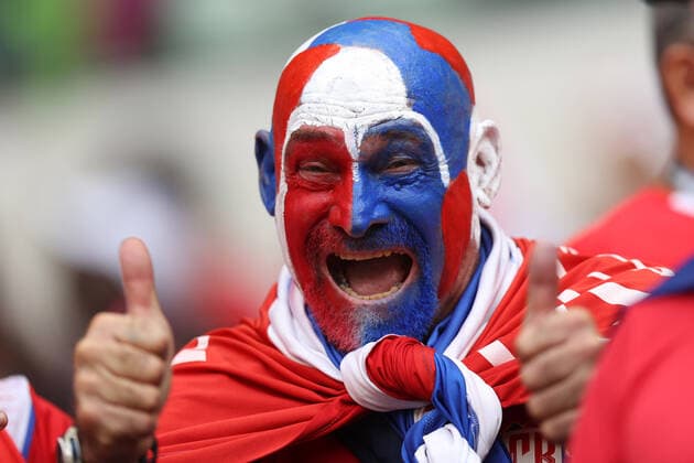 Japan v Costa Rica : FIFA World Cup, WM, Weltmeisterschaft, Fussball 27 November 2022, Doha - FIFA World Cup Qatar - Japan v Costa Rica - a happy Costa Rica supporter - Photo: Charlotte Wilson Offside. Doha Qatar *** Japan gegen Costa Rica FIFA Fussball-Weltmeisterschaft 27. November 2022, Doha FIFA Fussball-Weltmeisterschaft Katar Japan gegen Costa Rica ein glücklicher Costa Rica-Fan Foto Charlotte Wilson Abseits Doha Katar  Copyright: xCharlottexWilsonx xOffsidexOffside