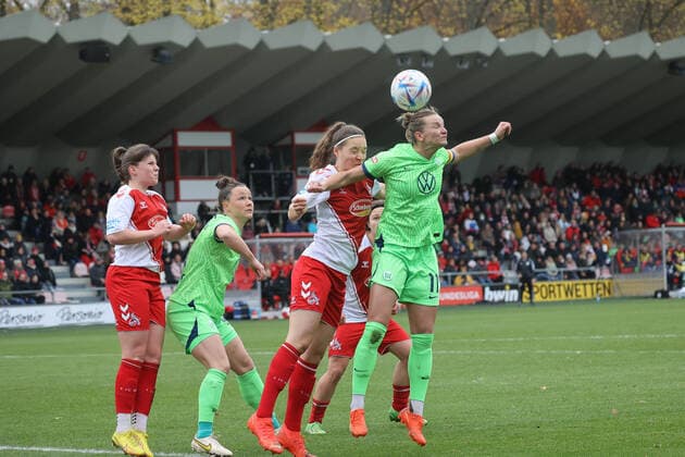 Alexandra Popp Wolfsburg 11 , 1 FC Koeln vs VfL Wolfsburg, Football, Flyeralarm Womens Bundesliga, Matchday 8, 27 11 2022, DFL REGULATES PROHIBIT ANY USE OF PHOTOGRAPHS AS IMAGE SEQUENCES AND OR QUASI VIDEO, 1 FC Koeln vs VfL Wolfsburg, Football, Flyeralarm Womens Bundesliga, Matchday 8, 27 11 2022 Koeln Copyright: xJoergxNiebergall Eibner-Pressefox EP_JNL