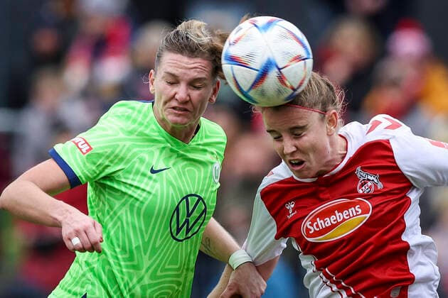 DFB Pokal Frauen 1 FC Koeln vs VfL Wolfsburg, 27 11 2022 Alexandra Popp VFL Wolfsburg 11 and Myrthe Moorrees 6, 1 FC Koeln in duel during the match 1 FC Koeln vs VfL Wolfsburg in the DFB Pokal Frauen on 27 11 2022 at Franz Kremer Stadion in Koeln Nordrhein Westfalen DFL REGULATIONS PROHIBIT ANY USE OF PHOTOGRAPHS AS IMAGE SEQUENCES AND OR QUASI VIDEO Copyright: xBEAUTIFULxSPORTS AxelxKohringx
