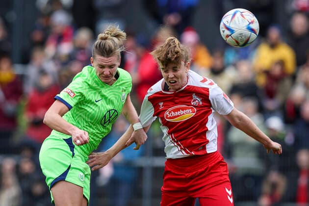 Flyeralarm Womens Bundesliga 1 FC Koeln vs VfL Wolfsburg, 27 11 2022 Alexandra Popp VFL Wolfsburg 11 , Myrthe Moorrees 6, 1 FC Koeln in dogfight During the match 1 FC Koeln vs VfL Wolfsburg in the Flyeralarm Womens Bundesliga on 27 11 2022 at Franz Kremer Stadium in Koeln North Rhine Westphalia DFL REGULATES PROHIBIT ANY USE OF PHOTOGRAPHS AS IMAGE SEQUENCES AND OR QUASI VIDEO Copyright: xBEAUTIFULxSPORTS AxelxKohringx