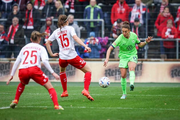 DFB Pokal Frauen 1 FC Koeln vs VfL Wolfsburg, 27 11 2022 Felicitas Rauch VFL Wolfsburg 13 in her 150 game during the match 1 FC Koeln vs VfL Wolfsburg in the DFB Pokal Frauen on 27 11 2022 at Franz Kremer Stadion in Koeln Nordrhein Westfalen DFL REGULATIONS PROHIBIT ANY USE OF PHOTOGRAPHS AS IMAGE SEQUENCES AND OR QUASI VIDEO Copyright: xBEAUTIFULxSPORTS AxelxKohringx