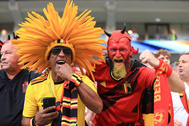 Fußball FIFA Fussball-Weltmeisterschaft Gruppe F Belgien gegen Marokko 27. November 2022 FIFA Fussball-Weltmeisterschaft Gruppe F Belgien gegen Marokko Belgien Fans Foto Simon Stacpoole Abseits Doha Katar  Copyright: xSimonxStacpoolexOffside