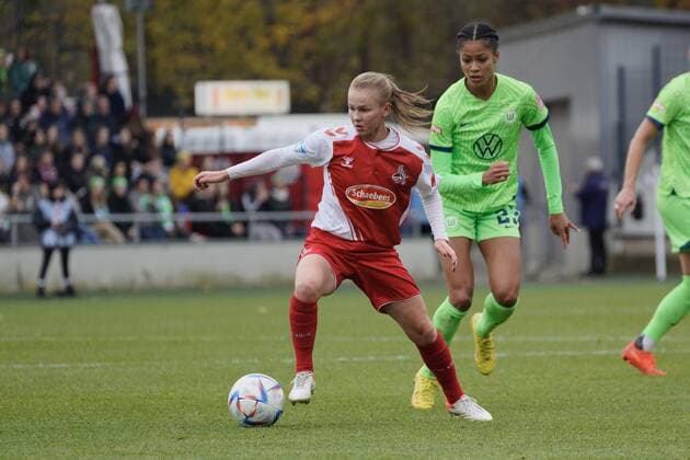 Flyeralarm Frauenbundesliga - 1. FC Koeln v VfL Wolfsburg Laura Donhauser ( 25 Koeln ) during the Flyeralarm Frauenbundesliga game between 1. FC Koeln and VfL Wolfsburg at Franz-Kremer-Stadion in Cologne, GERMANY. Julia Kneissl SPP Copyright: xJuliaxKneissl SPPx julia_christin_kneissl_sports_press_photo_175067