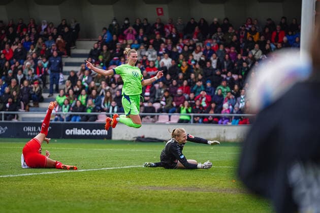 Cologne, Germany, November 27th 2022: Alexandra Popp (11 Wolfsburg) with her second goal during the FLYERALARM Frauen-Bundesliga match between 1. FC Koeln and VfL Wolfsburg at Franz-Kremer-Stadium in Cologne, Germany. (Norina Toenges SPP) Copyright: xNorinaxToenges SPPx spp-en-NoTo-1FC - WOB-06057