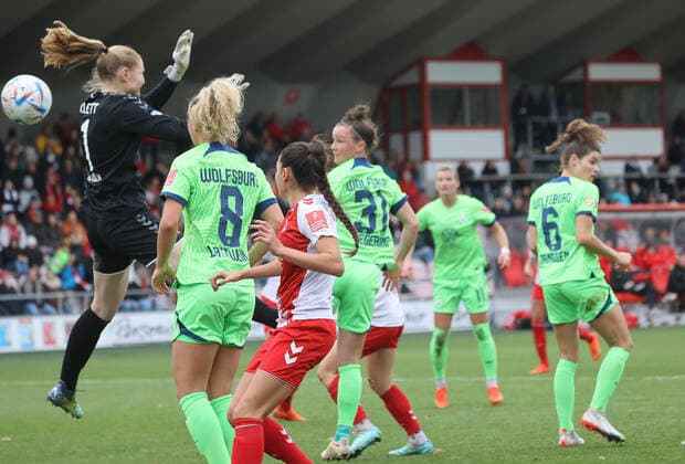 Marina Hegering Wolfsburg 31 , Goal to 3 0 for Wolfsburg, 1 FC Koeln vs VfL Wolfsburg, Football, Flyeralarm Frauen Bundesliga, 8 Spieltag, 27 11 2022, DFL REGULATES PROHIBIT ANY USE OF PHOTOGRAPHS AS IMAGE SEQUENCES AND OR QUASI VIDEO, 1 FC Koeln vs VfL Wolfsburg, Football, Flyeralarm Frauen Bundesliga, 8 Spieltag, 27 11 2022 Koeln Copyright: xJoergxNiebergall Eibner-Pressefox EP_JNL