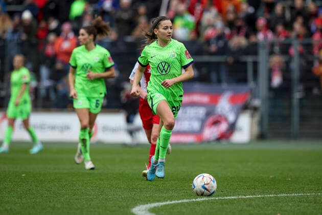 DFB Pokal Frauen 1 FC Koeln vs VfL Wolfsburg, 27 11 2022 Marie Joelle Wedemeyer VFL Wolfsburg 24 during the match 1 FC Koeln vs VfL Wolfsburg in the DFB Pokal Frauen on 27 11 2022 at Franz Kremer Stadion in Koeln Nordrhein Westfalen DFL REGULATIONS PROHIBIT ANY USE OF PHOTOGRAPHS AS IMAGE SEQUENCES AND OR QUASI VIDEO Copyright: xBEAUTIFULxSPORTS AxelxKohringx