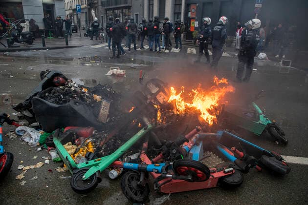 Illustration picture shows incidents and police forces present in the center of Brussels, during a soccer game between Belgium s national team, Nationalteam the Red Devils and Morocco, in Group F of the FIFA 2022 World Cup, on Sunday 27 November 2022. NICOLASxMAETERLINCK  x54153188x