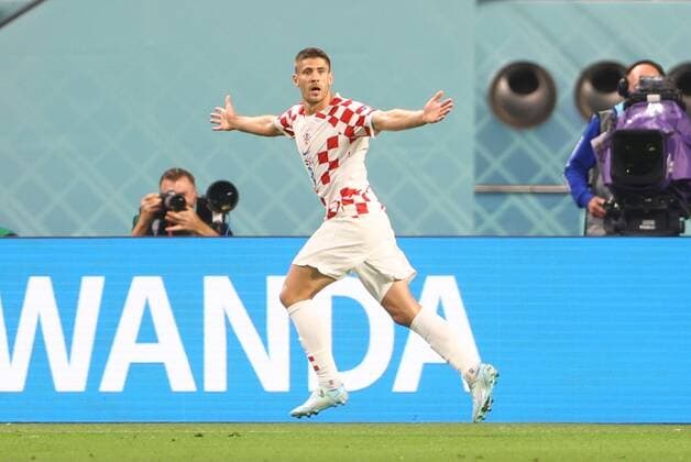 Mandatory Credit: Photo by Kieran McManus Shutterstock (13634907aw) Andrej Kramaric of Croatia scores and celebrates 1-1 Croatia v Canada, FIFA World Cup, WM, Weltmeisterschaft, Fussball 2022, Group F, Football, Khalifa International Stadium, Ar-Rayyan, Qatar - 27 Nov 2022 Editorial Use Only Croatia v Canada, FIFA World Cup 2022, Group F, Football, Khalifa International Stadium, Ar-Rayyan, Qatar - 27 Nov 2022 Editorial Use Only Copyright: xKieranxMcManus Shutterstockx 13634907aw