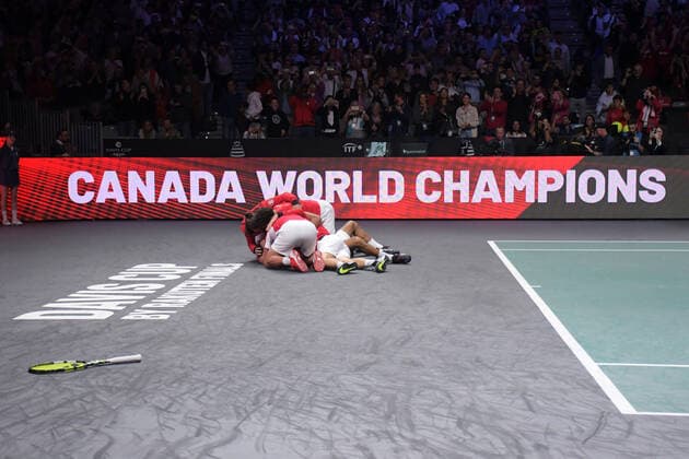 RECORD DATE NOT STATED MALAGA, SPAIN - NOVEMBER 27 : Canada celebration during the Davis Cup by Rakuten Finals 2022 finals match between Australia and Canada at Palacio de los Deportes Jose Maria Martin Carpena on November 27, 2022 in Malaga, Spain Copyright: xAndreaxRositox DSC_3459