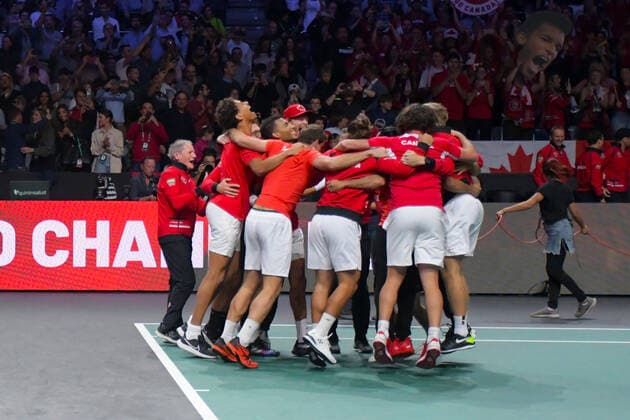 RECORD DATE NOT STATED MALAGA, SPAIN - NOVEMBER 27 : Canada celebration during the Davis Cup by Rakuten Finals 2022 finals match between Australia and Canada at Palacio de los Deportes Jose Maria Martin Carpena on November 27, 2022 in Malaga, Spain Copyright: xAndreaxRositox DSC_3503