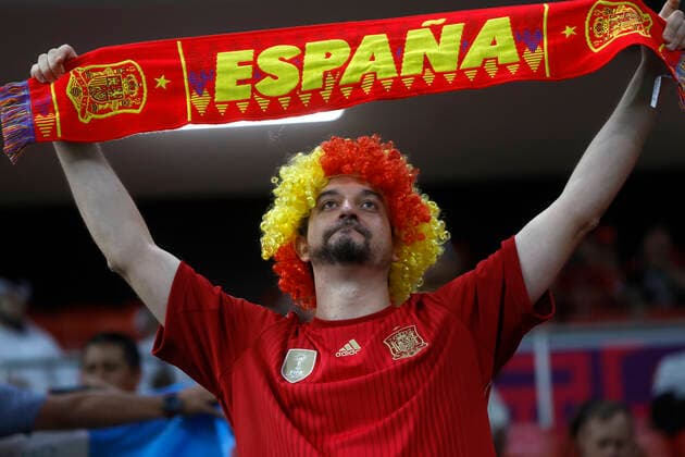 Spanish fans attend today, a group stage match of the Qatar 2022 Soccer World Cup between Spain and Germany at the Al Bait stadium in Al Khor, Qatar 27 November 2022. Soccer World Cupl: Spain - Germany !ACHTUNG: NUR REDAKTIONELLE NUTZUNG!  Copyright: xJuanxIgnacioxRoncoronix GR7223 0195313382st