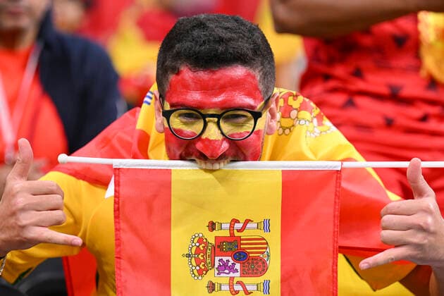 FUSSBALL WM 2022 VORRUNDE GRUPPE E Spanien - Deutschland 27.11.2022 Spanischer Fan vor dem Spiel *** FOOTBALL WORLD CUP 2022 PRE-ROUND GROUP E Spain Germany 27 11 2022 Spanish fan before the game
