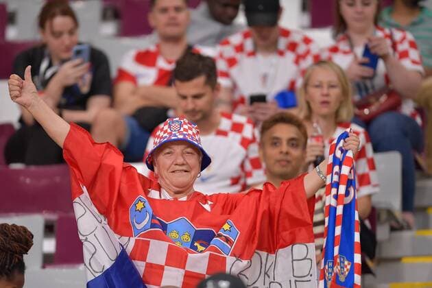 RECORD DATE NOT STATED FIFA World Cup, WM, Weltmeisterschaft, Fussball Qatar 2022 Croatia vs Canada Fans o Aficion during the game Croatia vs Canada, Corresponding to Group F of the FIFA World Cup Qatar 2022, at Khalifa International Stadium, Al Rayyan, Doha, on November 27, 2022. <br><br> Fans o Aficion durante el partido Croacia vs Canada, correspondiente al Grupo F de la Copa Mundial de la FIFA Qatar 2022, en el Estadio Internacional Khalifa, Al Rayyan, Doh, Doha, el 27 de noviembre de 2022. AL RAYYAN DOHA QATAR  Copyright: xAdrianxMaciasx 20221127_13223