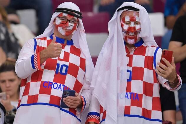 RECORD DATE NOT STATED FIFA World Cup, WM, Weltmeisterschaft, Fussball Qatar 2022 Croatia vs Canada Fans o Aficion during the game Croatia vs Canada, Corresponding to Group F of the FIFA World Cup Qatar 2022, at Khalifa International Stadium, Al Rayyan, Doha, on November 27, 2022. <br><br> Fans o Aficion durante el partido Croacia vs Canada, correspondiente al Grupo F de la Copa Mundial de la FIFA Qatar 2022, en el Estadio Internacional Khalifa, Al Rayyan, Doh, Doha, el 27 de noviembre de 2022. AL RAYYAN DOHA QATAR  Copyright: xAdrianxMaciasx 20221127_13245