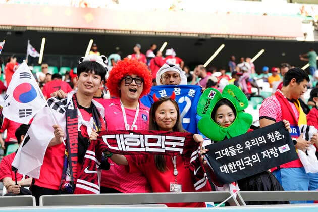 Korea Republic v Ghana: Group H - FIFA World Cup, WM, Weltmeisterschaft, Fussball Qatar 2022 Koreans supporters priro the FIFA World Cup Qatar 2022 Group H match between Korea Republic and Ghana at Education City Stadium on November 28, 2022 in Al Rayyan, Qatar. Al Rayyan Qatar  Copyright: xJosexBretonx originalFilename:breton-korearep221128_npmGE.jpg