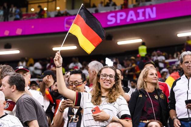 RECORD DATE NOT STATED FIFA World Cup, WM, Weltmeisterschaft, Fussball Qatar 2022 Spain vs Germany Fans o Aficion during the game Spain vs Germany, Corresponding to Group E of the FIFA World Cup Qatar 2022, at Al Bayt Stadium, Al Khor, November 27, 2022. <br><br> Fans o Aficion durante el partido Espana vs Alemania, correspondiente al Grupo E de la Copa Mundial de la FIFA Qatar 2022, en el Estadio at Al Bayt, Al Khor, el 27 de noviembre de 2022. AL KHOR DOHA QATAR  Copyright: xMarcioxMachadox 20221127_13694
