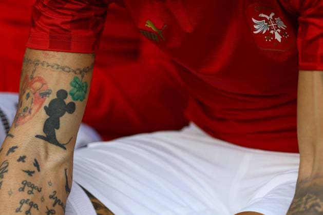 Mandatory Credit: Photo by Kieran McManus Shutterstock (13634916dx) Tattoos on the arm of Nemanja Gudelj of Serbia Cameroon v Serbia, FIFA World Cup, WM, Weltmeisterschaft, Fussball 2022, Group G, Football, Al Janoub Stadium, Al Wakrah, Qatar - 28 Nov 2022 Editorial Use Only Cameroon v Serbia, FIFA World Cup 2022, Group G, Football, Al Janoub Stadium, Al Wakrah, Qatar - 28 Nov 2022 Editorial Use Only Copyright: xKieranxMcManus Shutterstockx 13634916dx