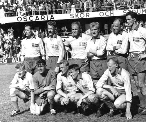 World Cup 1958 Sweden Mexico Team picture of the Swedish national team at Rasunda Back row from left Nils Liedholm, Agne Simonsson, Sigge Parling, Lennart Nacka Skoglund, Gunnar Gren, Bengt Julle Gustavsson next from left Orvar Bergmark, Kalle Svensson, Sven Axbom, Kurt Hamrin and Bror Mellberg 1958 06 08 c Aftonbladet IBL Bildbyra EXPRESSEN OUT AFTONBLADET 5600 fotboll x2512x  Copyright: xAftonbladet TTx FOTBOLLS-VM 1958