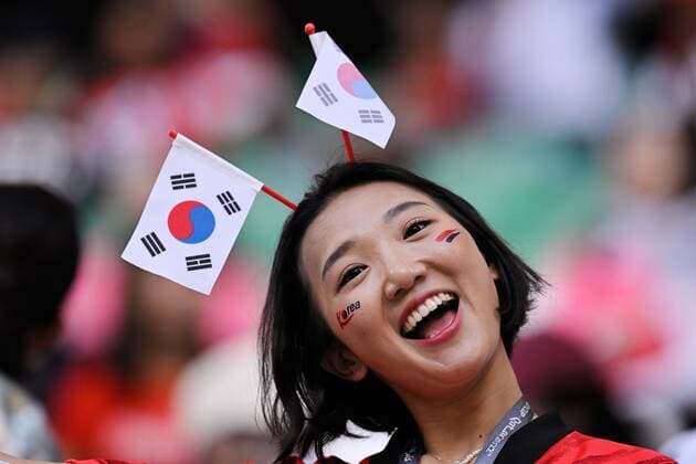 RECORD DATE NOT STATED FIFA World Cup, WM, Weltmeisterschaft, Fussball Qatar 2022 Korea Republic vs Ghana Fans o Aficion during the game Korea Republic (Shout Korea) vs Ghana, Corresponding to Group H of the FIFA World Cup Qatar 2022, at Education City Stadium, Doha, November 28, 2022. <br><br> Fans o Aficion durante el partido Republica de Corea (Corea del Sur) vs Ghana, correspondiente al Grupo H de la Copa Mundial de la FIFA Qatar 2022, en el Estadio de la Ciudad de la Educacion, Doha, 28 de noviembre de 2022. DOHA DOHA QATAR  Copyright: xJorgexMartinezx 20221128_14305