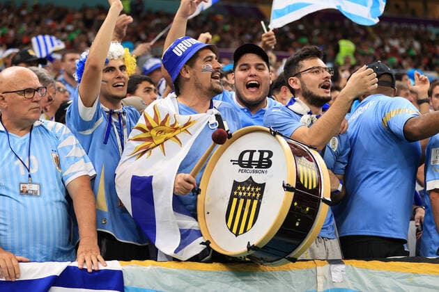 Football - FIFA World Cup, WM, Weltmeisterschaft, Fussball - Group H - Portugal v Uruguay 28th November 2022 - FIFA World Cup - Group H - Portugal v Uruguay - Uruguay fans - Photo: Simon Stacpoole Offside. Doha Qatar *** Fußball FIFA Fussball-Weltmeisterschaft Gruppe H Portugal gegen Uruguay 28. November 2022 FIFA Fussball-Weltmeisterschaft Gruppe H Portugal gegen Uruguay Uruguay Fans Foto Simon Stacpoole Abseits Doha Katar  Copyright: xSimonxStacpoolexOffside