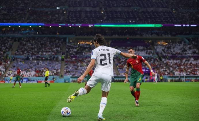 Portugal v Uruguay: Group H - FIFA World Cup, WM, Weltmeisterschaft, Fussball Qatar 2022 Edinson Cavani (URU), Bruno Fernandes (POR) during the World Cup match between Portugal v Uruguay , in Doha, Qatar,on November 28, 2022. Doha Qatar  Copyright: xFotoxOlimpikx originalFilename:jastrzebowski-portugal221128_npYga.jpg