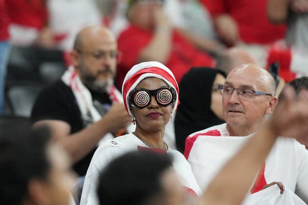 QAT, WM FIFA 2022, Group B, Wales vs England 29.11.2022, Ahmad bin Ali Stadium, Doha, QAT, WM FIFA 2022, Group B, Wales vs England, im Bild Fans von England auf den Tribünen.. *** QAT, World Cup FIFA 2022, Group B, Wales vs England 29 11 2022, Ahmad bin Ali Stadium, Doha, QAT, World Cup FIFA 2022, Group B, Wales vs England, in picture fans of England on the stands nordphotoxGmbHx xBratic nph00250