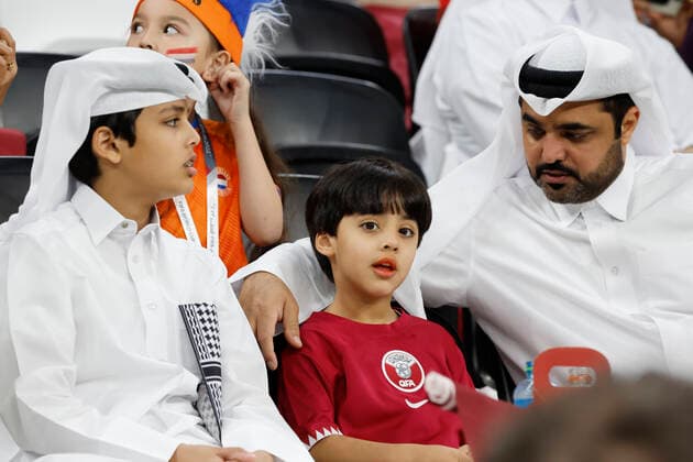 Coupe du Monde de football au Qatar. Pays-Bas - Qatar (2-0). November 29 2022 - Doha, Qatar : Soccer World Cup Qatar 2022 Group Stage Group A match Netherlands vs Qatar. Netherlands won 2-0 Qatar?s fans seen here. (Photo Henri Szwarc Starface) 286439 2022-11-29 Al Khor Qatar  Copyright: xHenrixSwzarcx xStarfacex 0195547157st
