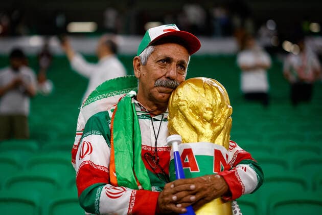 Iran vs United States DOHA, CA - 30.11.2022: IRAN VS UNITED STATES - Fan regrets defeat of Iran? after departure between Ir? x United States, valid for the group stage of the World Cup, held at Al Thumama Stadium in Doha, Qatar. (Photo: Rodolfo Buhrer La Imagem Fotoarena) x2301918x  RodolfoxBuhrer