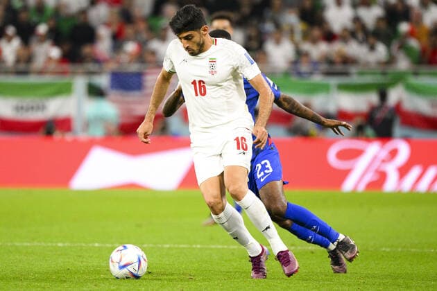 ACOSTA Kellyn (usa) vs TORABI Mehdi (IRN) FOOTBALL : Iran vs USA - Groupe B - coupe du Monde Qatar 2022 - 29 11 2022 JBAutissier Panoramic 