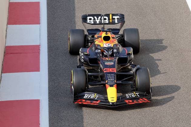 Test drives Formula 1 in Abu Dhabi 2022 22 11 2022, Yas Marina Circuit, Abu Dhabi, Test drives Formula 1 in Abu Dhabi 2022 , in the picture Liam Lawson, Oracle Red Bull Racing nordphotoxGmbHx xBratic nph00250