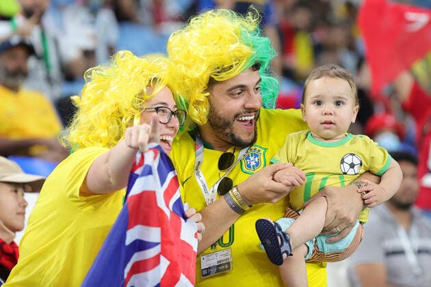 (221130) -- AL WAKRAH, Nov. 30, 2022 -- Fans of Australia pose for photos before the Group D match between Australia and Denmark at the 2022 FIFA World Cup, WM, Weltmeisterschaft, Fussball at Al Janoub Stadium in Al Wakrah, Qatar, Nov. 30, 2022. ) (SP)QATAR-AL WAKRAH-2022 WORLD CUP-GROUP D-AUS VS DEN WangxDongzhen 