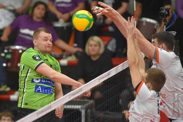 L-R Jiri Hanninen (Menen), Adam Zajicek and Kewin Sasak (both Karlovarsko) in action during the men s Volleyball Champions League, group D, game: VK CEZ Karlovarsko vs Decospan VT Menen, on November 30, 2022, in Karlovy Vary, Czech Republic. (CTKxPhoto SlavomirxKubes) CTKPhotoP2022113009678  P2022113009678