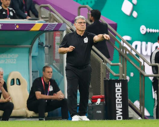 Saudi Arabia v Mexico 2022 FIFA World Cup, WM, Weltmeisterschaft, Fussball Mexico Manager Gerardo Martino during the 2022 FIFA World Cup Group C match at Lusail Stadium, Lusail Content Not Available For UK Newspapers Copyright: xPaulxChestertonx FIL-17655-0056 UK Newspapers OUT