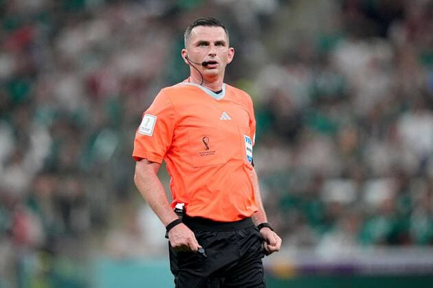 Mandatory Credit: Photo by Dave Shopland Shutterstock (13640353b) Referee Michael Oliver Saudi Arabia v Mexico, FIFA World Cup, WM, Weltmeisterschaft, Fussball 2022, Group C, Football, Lusail Stadium, Al Daayen, Qatar - 30 Nov 2022 Editorial Use Only Saudi Arabia v Mexico, FIFA World Cup 2022, Group C, Football, Lusail Stadium, Al Daayen, Qatar - 30 Nov 2022 Editorial Use Only Copyright: xDavexShopland Shutterstockx 13640353b