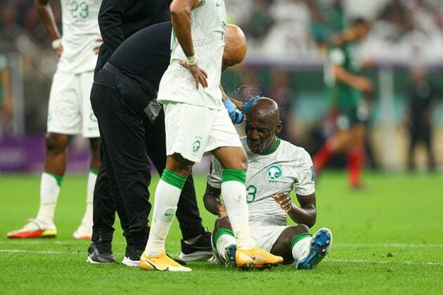 Mandatory Credit: Photo by Kieran McManus Shutterstock (13640351br) Abdullah Madu of Saudi Arabia is cooled down with water Saudi Arabia v Mexico, FIFA World Cup, WM, Weltmeisterschaft, Fussball 2022, Group C, Football, Lusail Stadium, Al Daayen, Qatar - 30 Nov 2022 Editorial Use Only Saudi Arabia v Mexico, FIFA World Cup 2022, Group C, Football, Lusail Stadium, Al Daayen, Qatar - 30 Nov 2022 Editorial Use Only Copyright: xKieranxMcManus Shutterstockx 13640351br