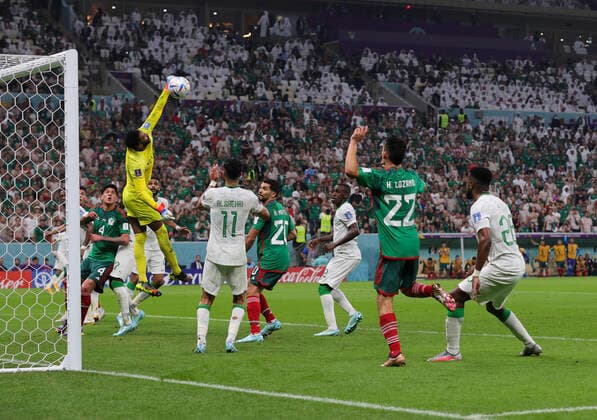 Saudi Arabia v Mexico 2022 FIFA World Cup, WM, Weltmeisterschaft, Fussball Saudi Arabia goalkeeper Mohammed Al-Owais punches the ball away during the 2022 FIFA World Cup Group C match at Lusail Stadium, Lusail Content Not Available For UK Newspapers Copyright: xPaulxChestertonx FIL-17655-0227 UK Newspapers OUT
