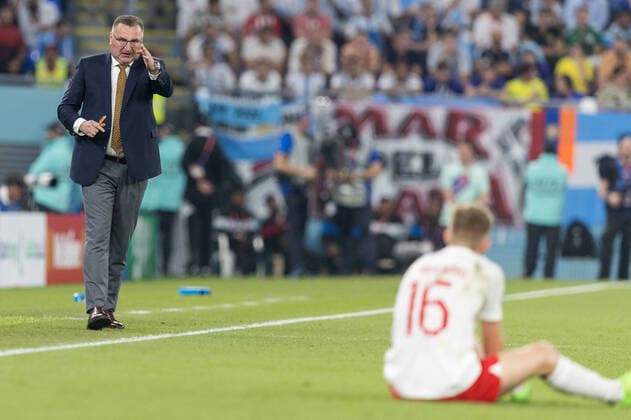 Poland v Argentina: Group C - FIFA World Cup, WM, Weltmeisterschaft, Fussball Qatar 2022 Trener Czeslaw Michniewicz , Karol Swiderski during the World Cup match between Poland vs Argentina in Doha, Qatar, on November 30, 2022. Doha Qatar  Copyright: xFotoxOlimpikx originalFilename:jastrzebowski-polandvs221130_nppei.jpg