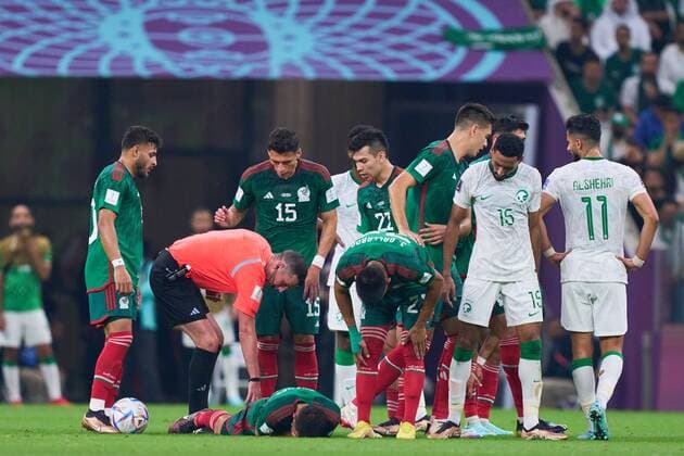 RECORD DATE NOT STATED FIFA World Cup, WM, Weltmeisterschaft, Fussball Qatar 2022 Saudi Arabia vs Mexico Luis Chavez of mexico during the game Saudi Arabia vs Mexican national team, Nationalteam (Mexico), Corresponding to Group C of the FIFA World Cup Qatar 2022, at Lusail Stadium, Lusail, Doha, on November 30, 2022. <br><br> Luis Chavez de Mexico durante el partido Arabia Saudi vs Seleccion Nacional Mexicana (Mexico), correspondiente al Grupo C de la Copa Mundial de la FIFA Qatar 2022, en el Estadio Lusail, Lusail, Doha, el 30 de noviembre de 2022. LUSAIL DOHA QATAR Copyright: xCristianxdexMarchenax 20221130_16741