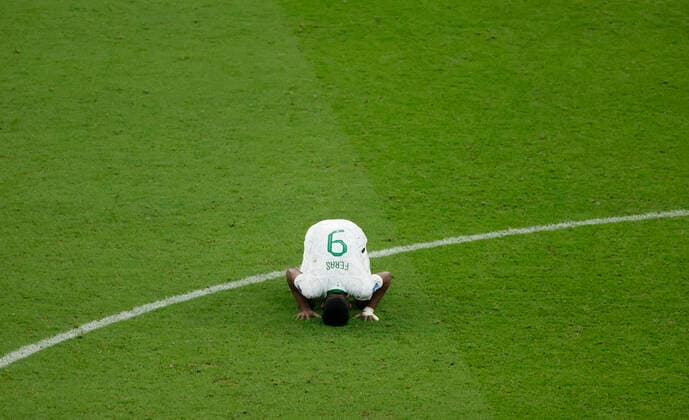 Feras Albrikan of Saudi Arabia reacts to being knocked out a FIFA World Cup, WM, Weltmeisterschaft, Fussball soccer match of the group phase between Saudi Arabia and Mexico at Lusail stadium, Qatar 30 November 2022. Soccer World Cup: Saudi Arabia vs. Mexico !ACHTUNG: NUR REDAKTIONELLE NUTZUNG!  Copyright: xEstebanxBibax GR3358 20221130-5d3ba132f76e604dce6ebf65f4f048dd68edf765