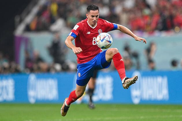 AL KHOR, QATAR - DECEMBER 1: Bryan Oviedo of Costa Rica controlls the ball during the Group E - FIFA World Cup, WM, Weltmeisterschaft, Fussball Qatar 2022 match between Costa Rica and Germany at the Al Bayt Stadium on December 1, 2022 in Al Khor, Qatar  Copyright: xEibner-PressefotoxInternational PabloxMoranox EP_BSR 221201_EP_GER_BSR0050